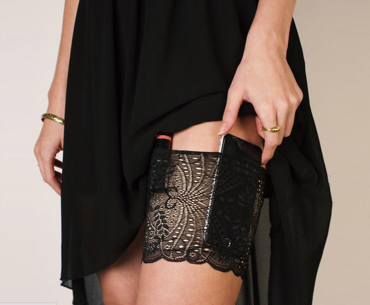 天了噜！我们发现了黑寡妇的淘宝收藏夹｜波妹夜话