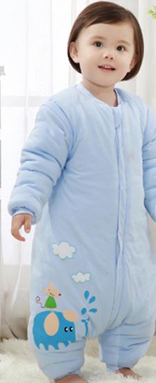 宝宝踢被子适合什么睡袋,小月龄宝宝选睡袋还是防踢被