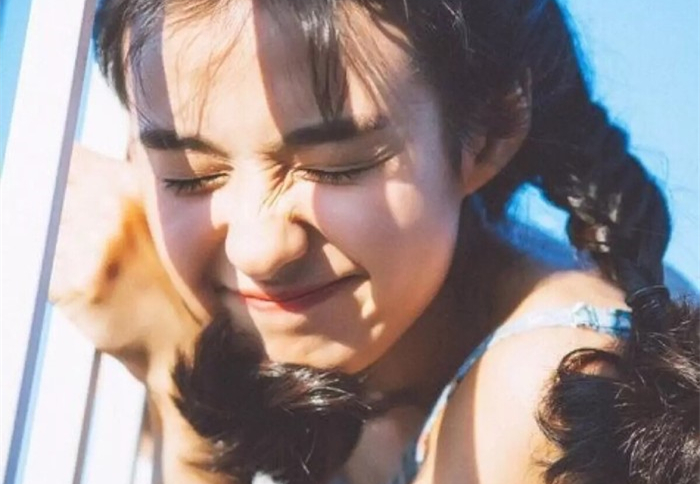 纪梵希小羊皮口红礼盒心动唇妆,大牌口红哪个更适合干唇