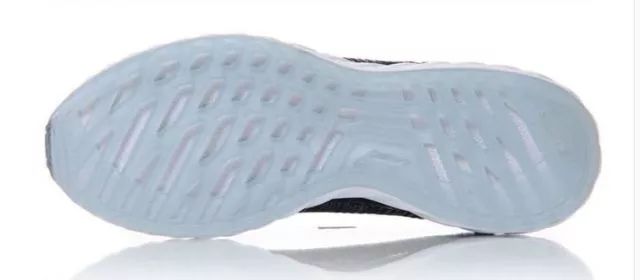 冰面鞋子防滑好方法,路况差用什么旱冰鞋