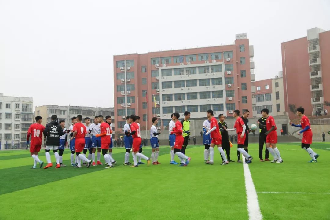 自古英雄出少年团,自古英雄出少年雏鹰展翅任翱翔