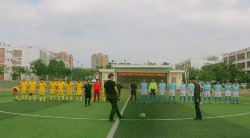 琼中县首届11人制“迎新杯”青年足球赛圆满收官~琼中体育联夺冠！