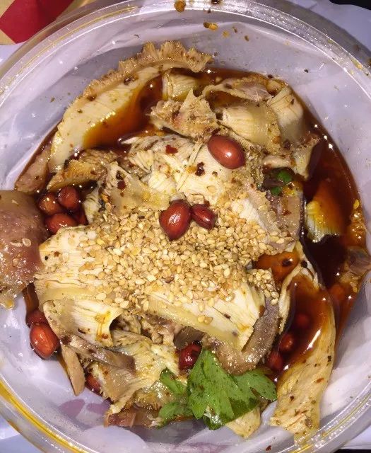 原来好多热门苍蝇馆子的干货，都可以抽真空、当特产带走！