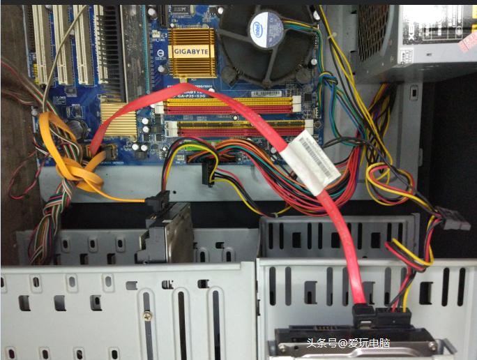 如何一台电脑装两个硬盘,一台电脑接2个硬盘