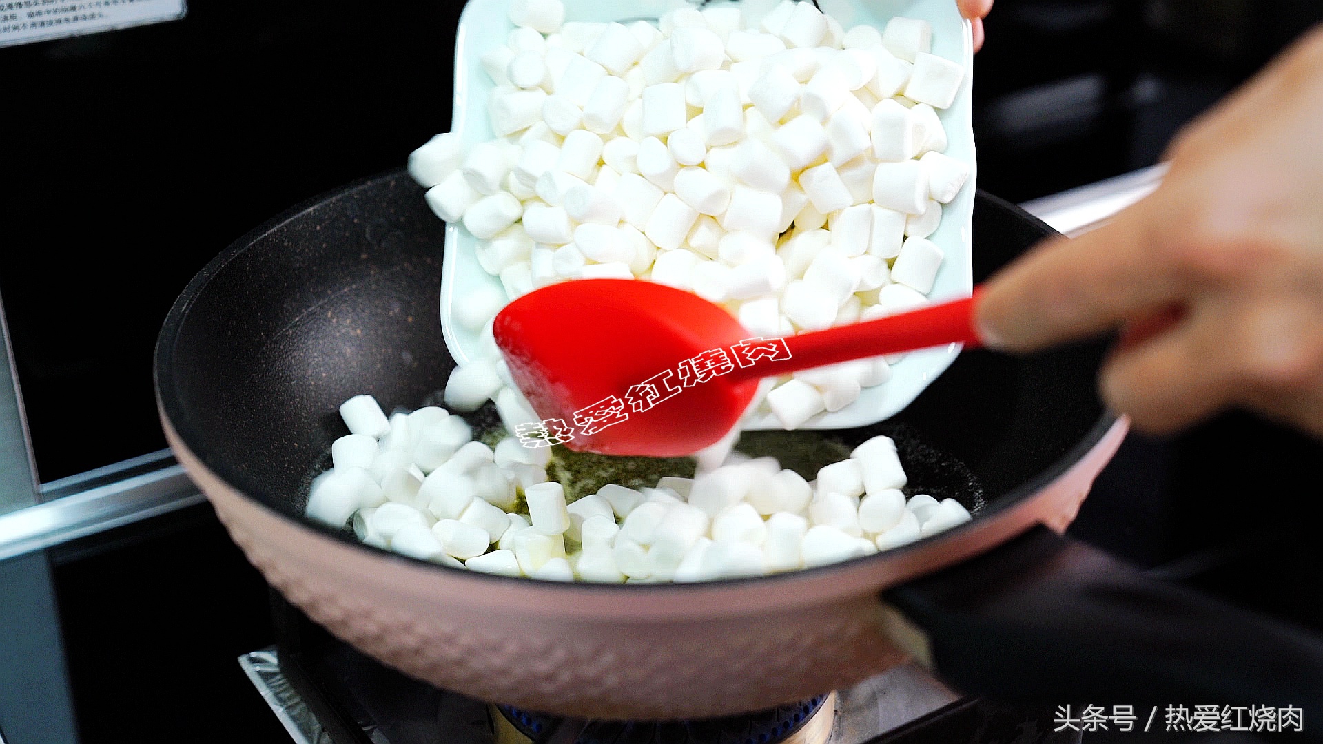 为啥做牛轧糖拉丝不出来,为什么做的牛轧糖软还粘