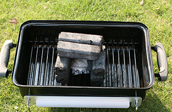 木炭烧烤学的技术,木炭和机制木炭怎么点燃