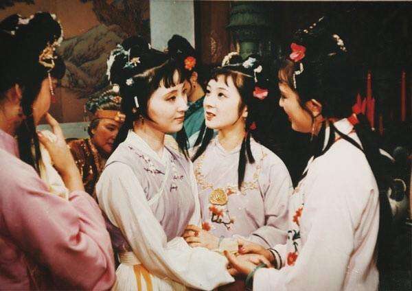 红楼梦里的诗词谁写得最好,红楼梦里的诗词