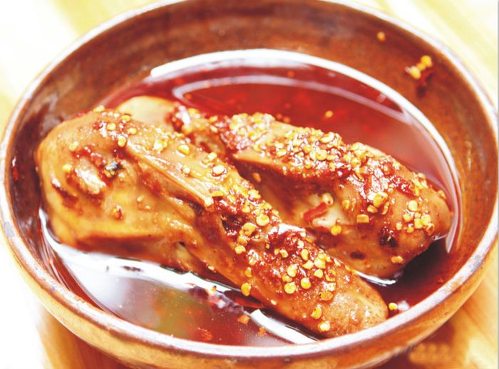 原来好多热门苍蝇馆子的干货，都可以抽真空、当特产带走！