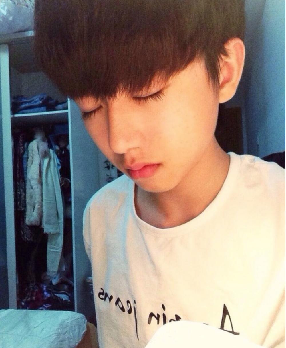 蔡徐坤自曝理想型偶像练习生,偶像练习生时期蔡徐坤几岁