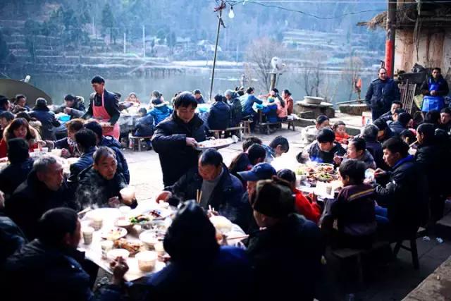 抓周是南方习俗还是北方习俗,小孩抓周仪式具体流程和习俗禁忌