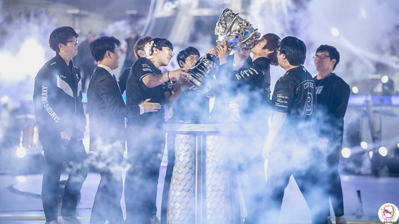 s7三星冠军皮肤有签名吗,三星最强英雄s7