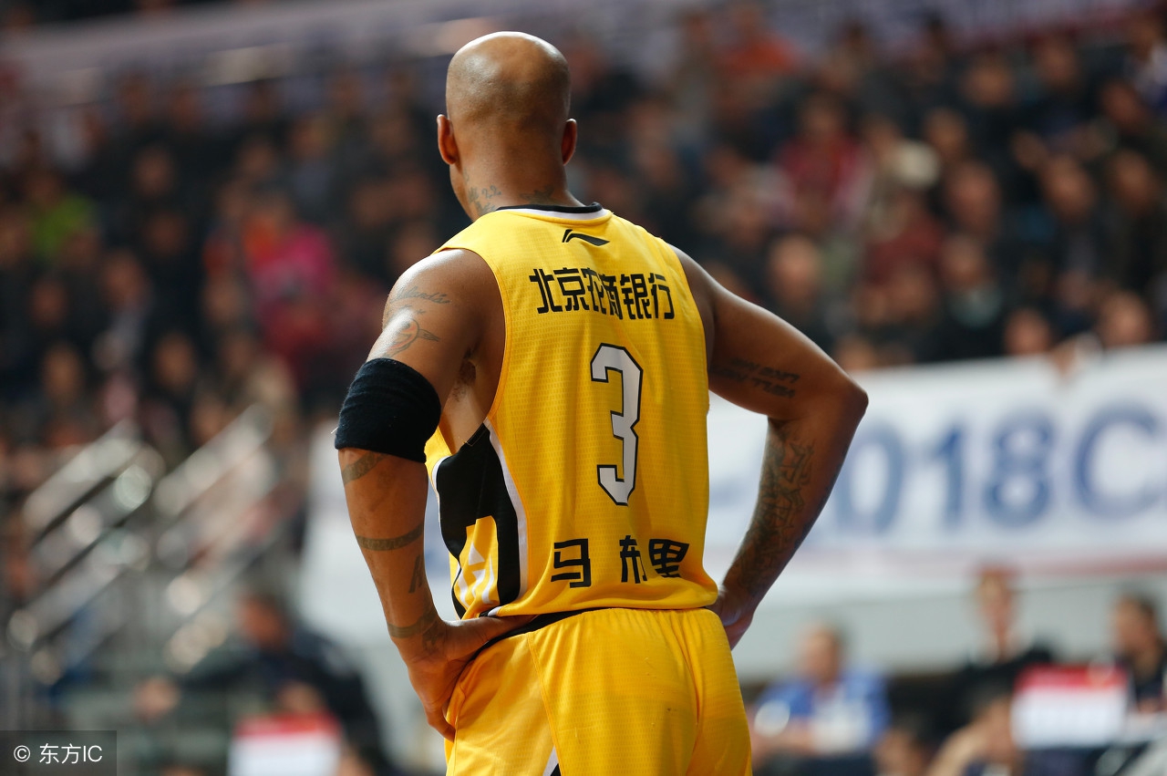 难说再见96黄金一代，传奇谢幕马布里砍20分北控主场胜江苏