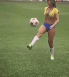 不爱红妆爱足球当足球遇上美女竟然如此有美感