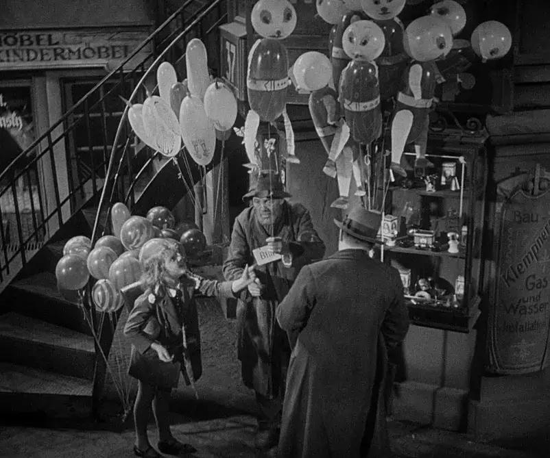 站在悬崖上的每个人，都以为自己只有一种选择