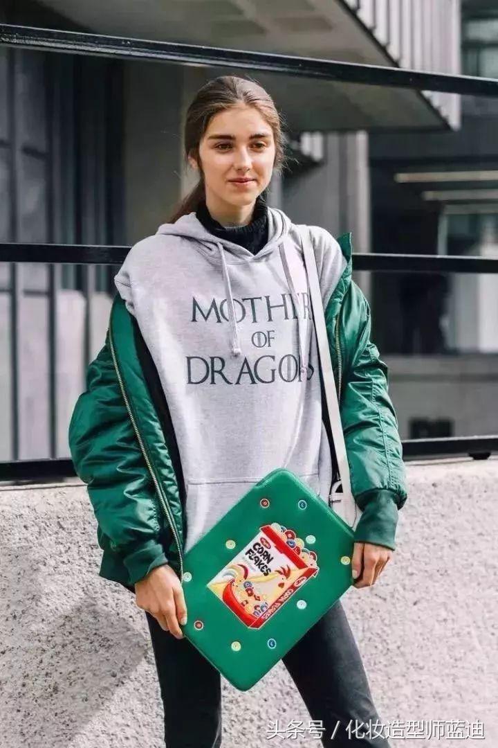 羽绒服穿起来臃肿你裤子选对了吗,羽绒服穿着没气质