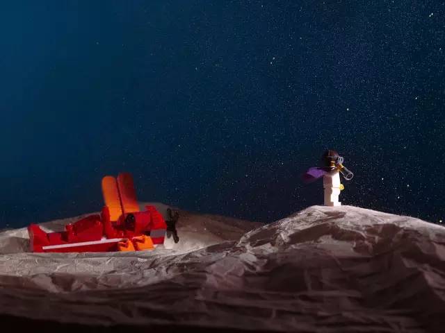 这对小夫妻竟然在家里造出了城堡、火星、九层妖塔