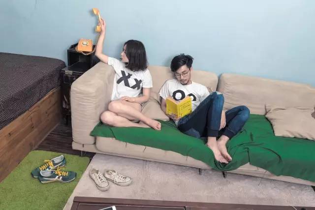 这对小夫妻竟然在家里造出了城堡、火星、九层妖塔