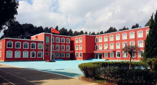 云南衡水实验中学西双版纳学校,云南衡水实验中学高中部