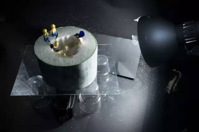 这对小夫妻竟然在家里造出了城堡、火星、九层妖塔