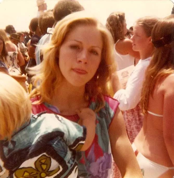 妈妈年轻的时候就是那么的勇敢,你还知道妈妈年轻时的样子吗