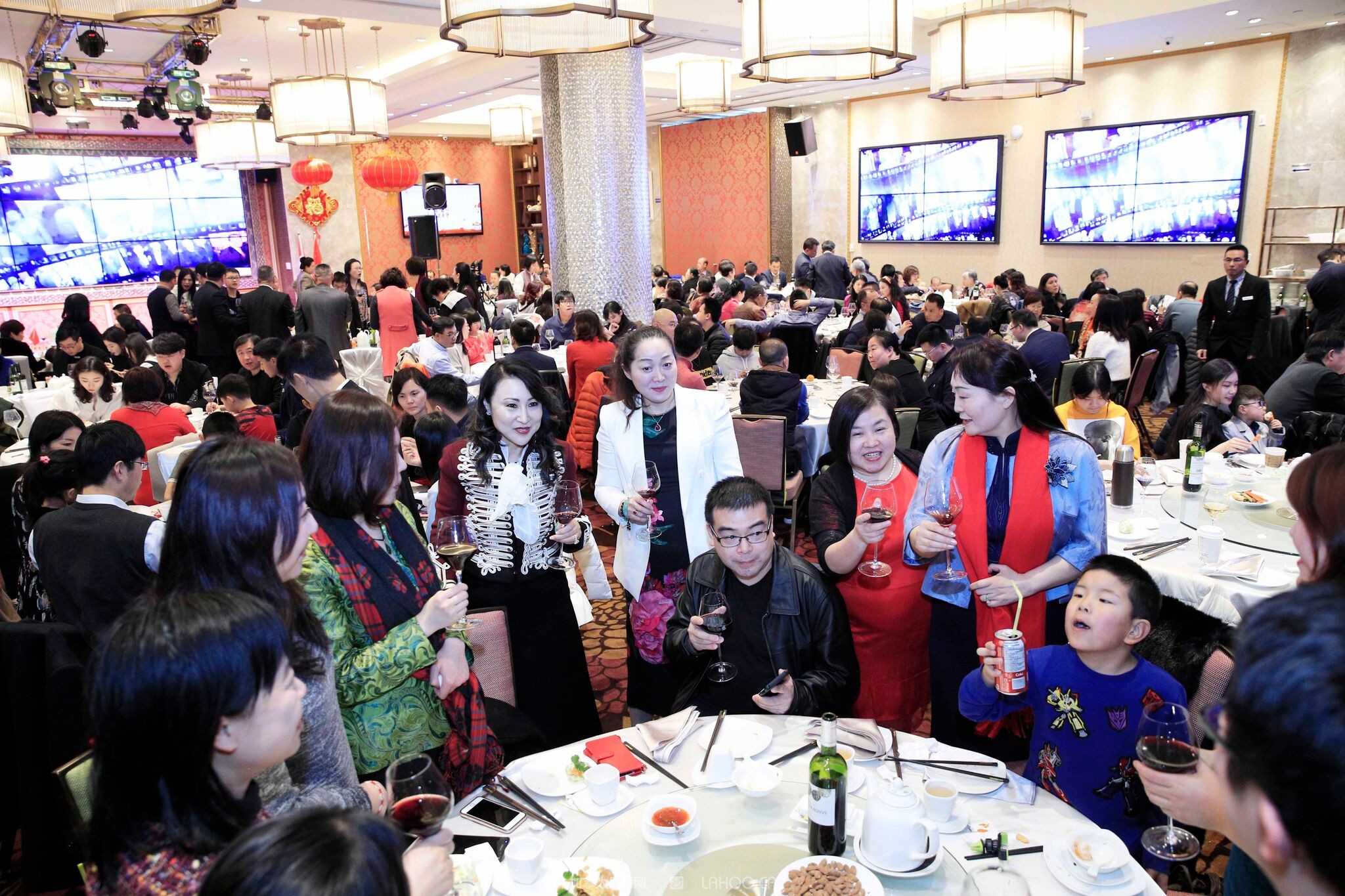 “齐鲁情系温哥华”的旋律再次唱响齐鲁总商齐鲁总商会2018春晚隆重召开