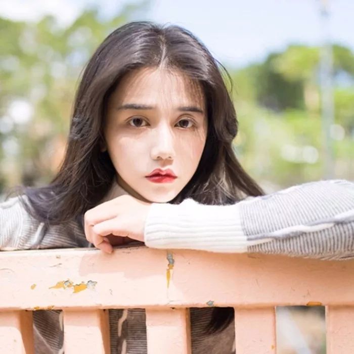 额头短脸大适合什么刘海,脸大发际线高适合什么刘海