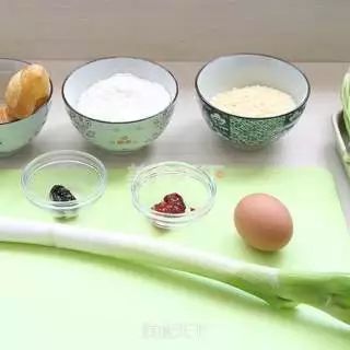 懒人煎饼两分钟就搞定了,一分钟教会你做正宗的煎饼果子