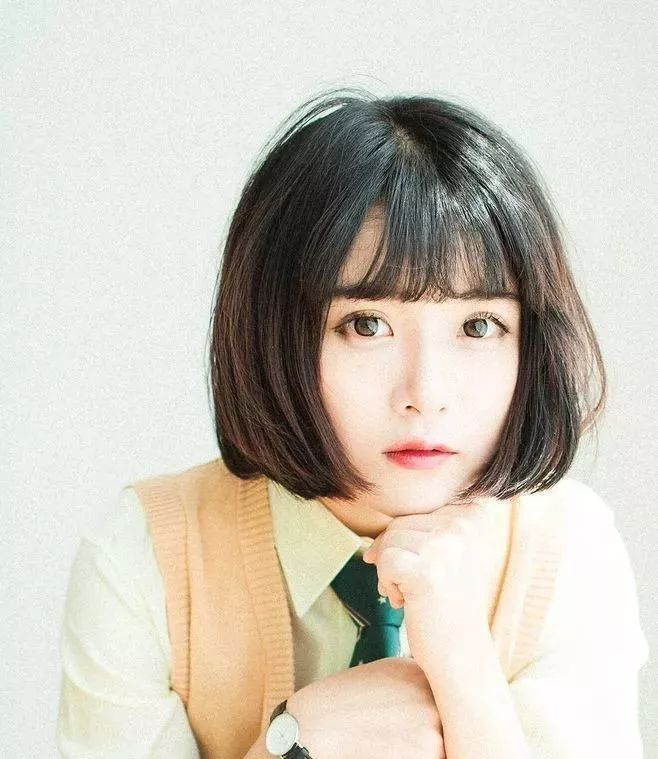 美发泡面卷短发,烫发泡面头短发女