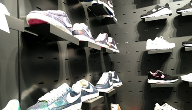 打不掉的莆田鬼市：120元假耐克三天掉色