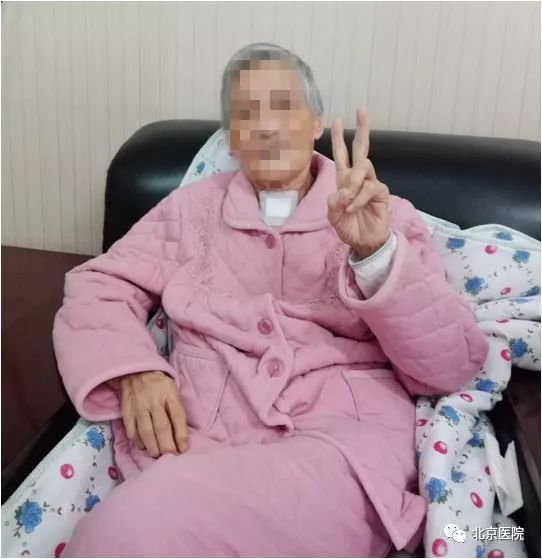 90后护士在icu病房,icu病房的90后男护士天团