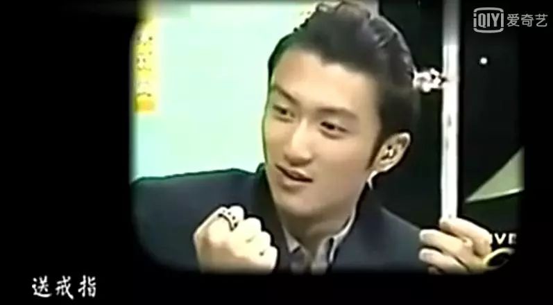 王菲谢霆锋同台集合,王菲谢霆锋甜蜜现场