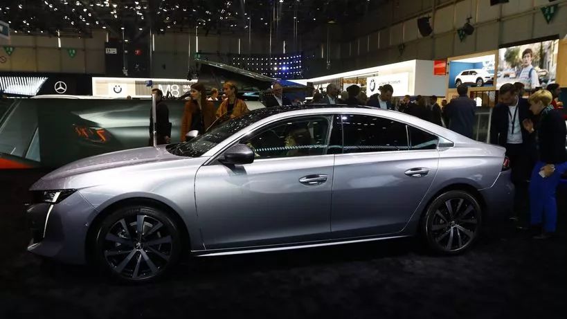 像奥迪a6的轿车,标致508和奥迪a6底盘对比