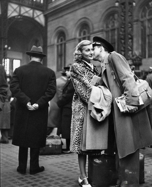 万象|梦回二战，中国版战争与和平，我在战壕里写下给你的情书