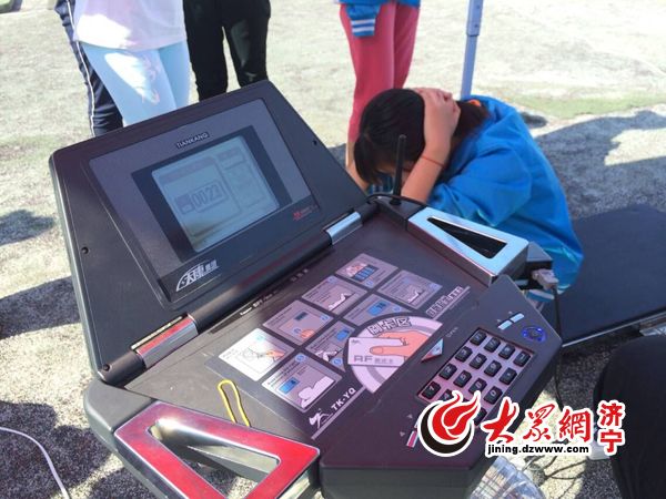 济宁中考体育跳远满分标准是多少,济宁中考体育测试现场