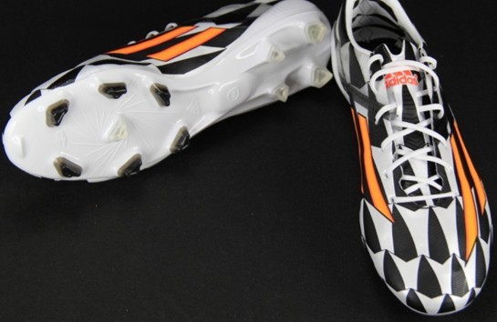 2014巴西世界杯专属球鞋,2014世界杯的球鞋