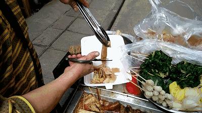 一碗牛杂能在夜市立足几十年,牛杂记忆深处的味道