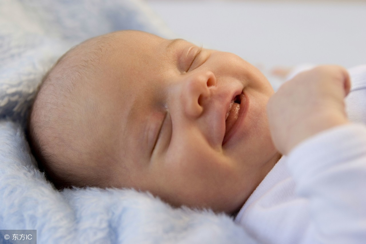 2个月宝宝白天一直睡觉怎么回事,2个月宝宝白天睡觉总醒怎么回事