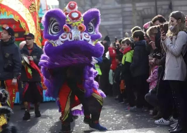 能等到吗?英国首相梅姨计划降低英国大学学费!