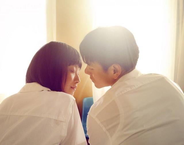 大四怀孕了怎么办还能上学吗,大学怀孕应不应该生下来