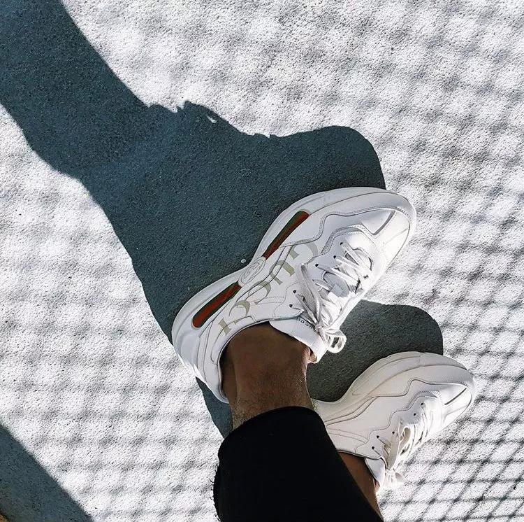 又好看又舒服的运动鞋,好看又便宜的运动鞋价格20元