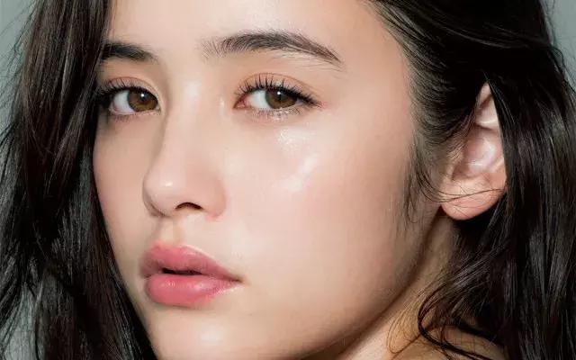 一抹惊艳的唇妆,diy唇彩的制作方法