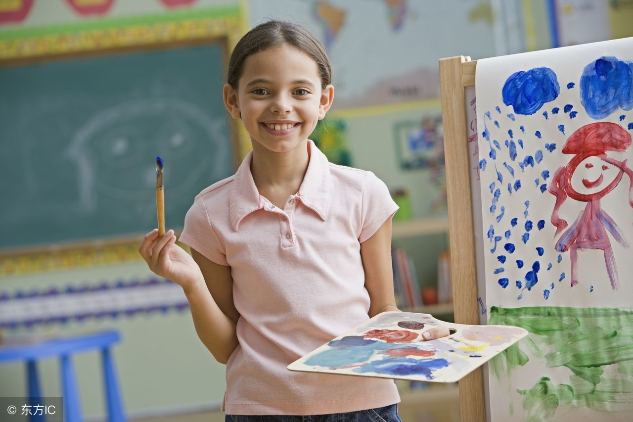 女孩子性格内向如何变得开朗,一个特别内向的女生怎么变开朗