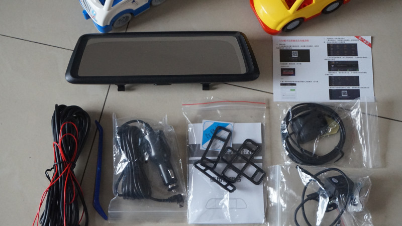 全面屏与后视镜的组合，威路特M8带来更安全的行车体验