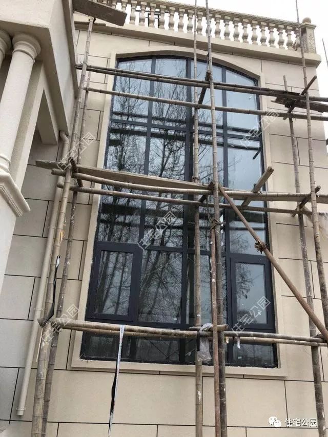 农村建房做真石漆的步骤,农村建房包工头不干了