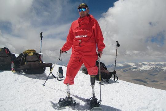 攀登珠穆朗玛峰夏伯渝,珠峰假肢登山者夏伯渝视频