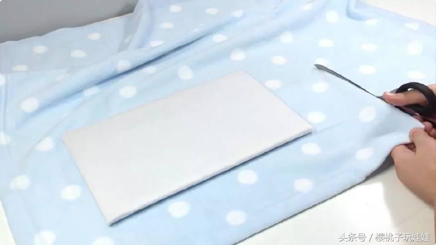 自己动手diy芭比娃娃,手工diy给芭比做小屋