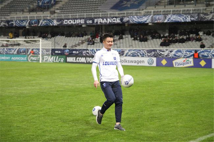 16岁他被拜仁多特相中全国城运会受伤成转折如今他终于登陆欧洲