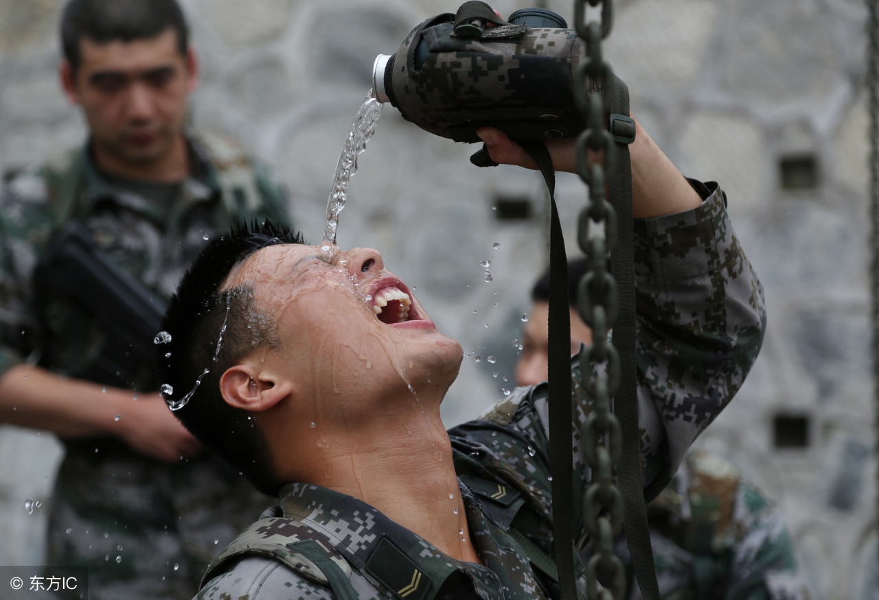 消防英雄母亲成功诞下双胞胎,牺牲战士母亲怀孕