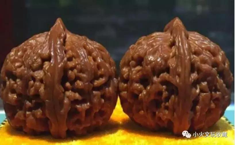 文玩核桃有点小崩尖,小火说
