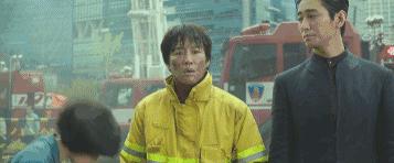 这部几乎把韩国人都赶到影院的巨片，我一手五颗星一手一颗星